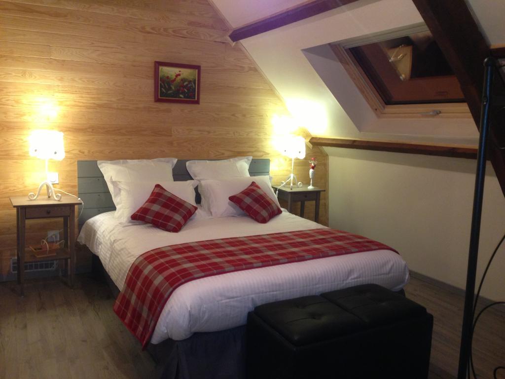 Bed and Breakfast Entre Lot Et Dordogne Saint-Cirq-Madelon Habitación foto